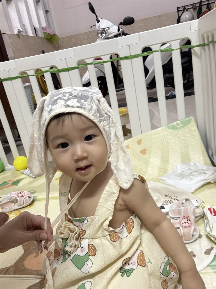 Ngồi ngoan trong buổi nhỏ xinh